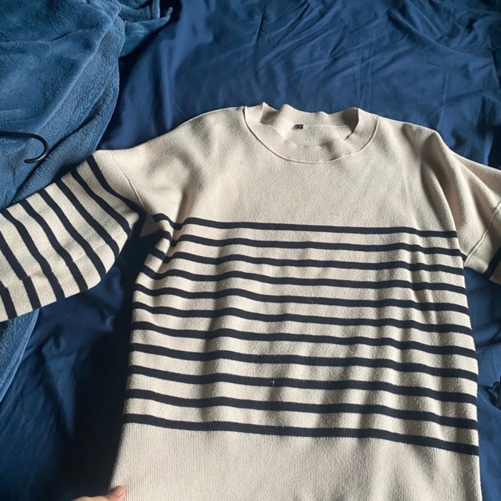 Sweater - Picture 3 of 3